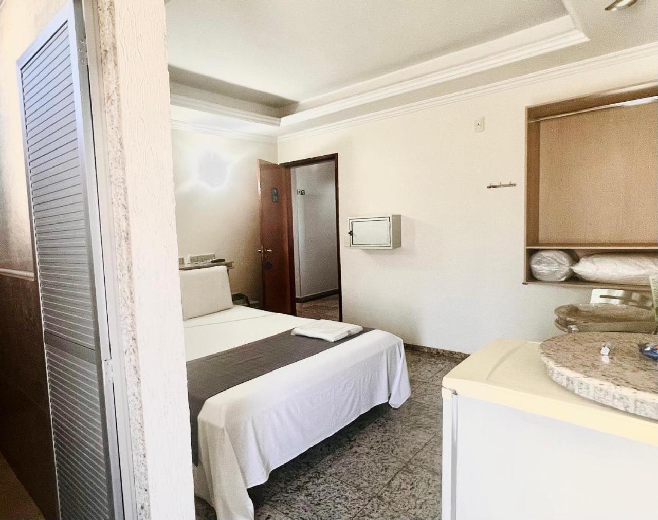 Hotel Buriti Stop (Adults Only) Goiânia Exterior photo